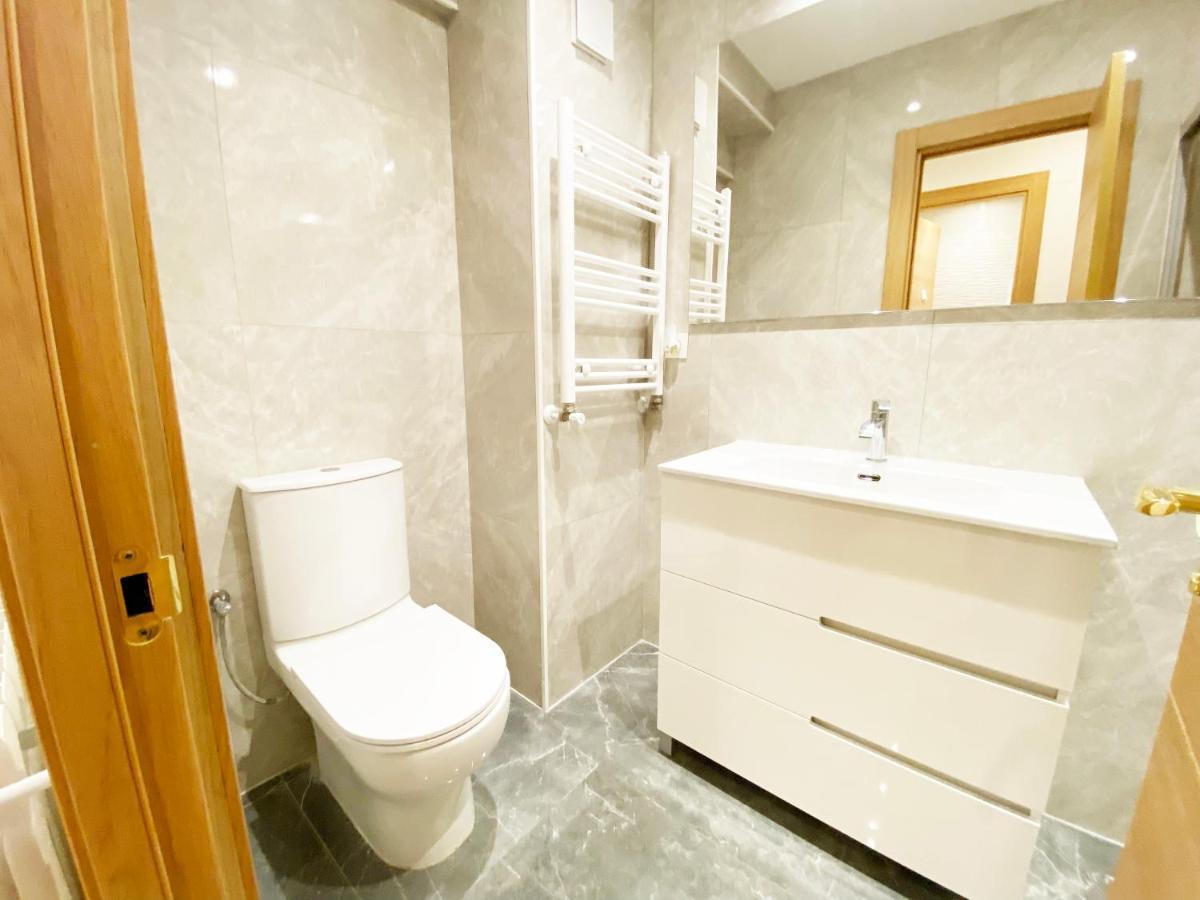 Paradise Luxurious Flat, Free Parking, 3 Double Rooms, Terrace, Jacuzzi, Fully Renovated San Sebastián Zewnętrze zdjęcie