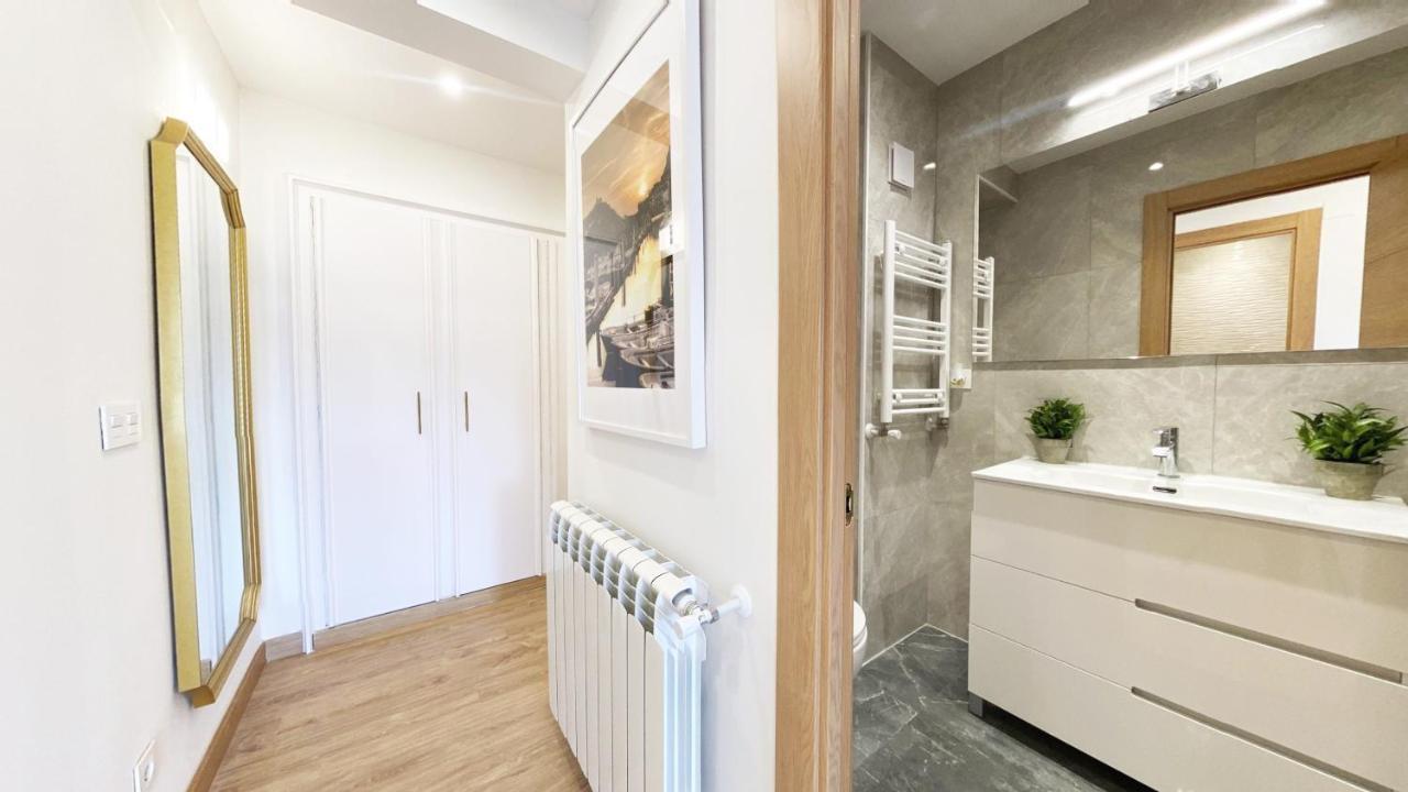 Paradise Luxurious Flat, Free Parking, 3 Double Rooms, Terrace, Jacuzzi, Fully Renovated San Sebastián Zewnętrze zdjęcie